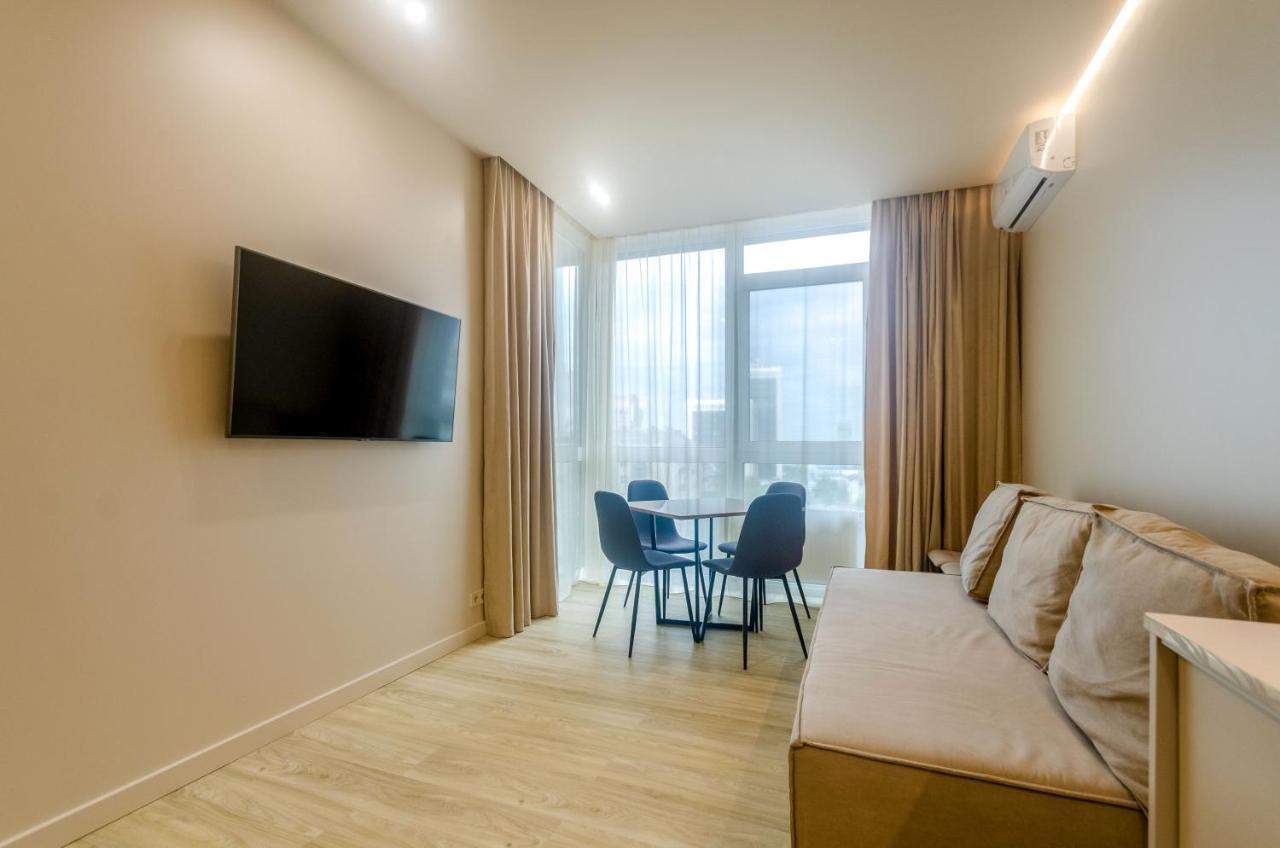 Petrovdom 85-141-122-38 Apartments In The Rc "French Quarter" Киев Екстериор снимка