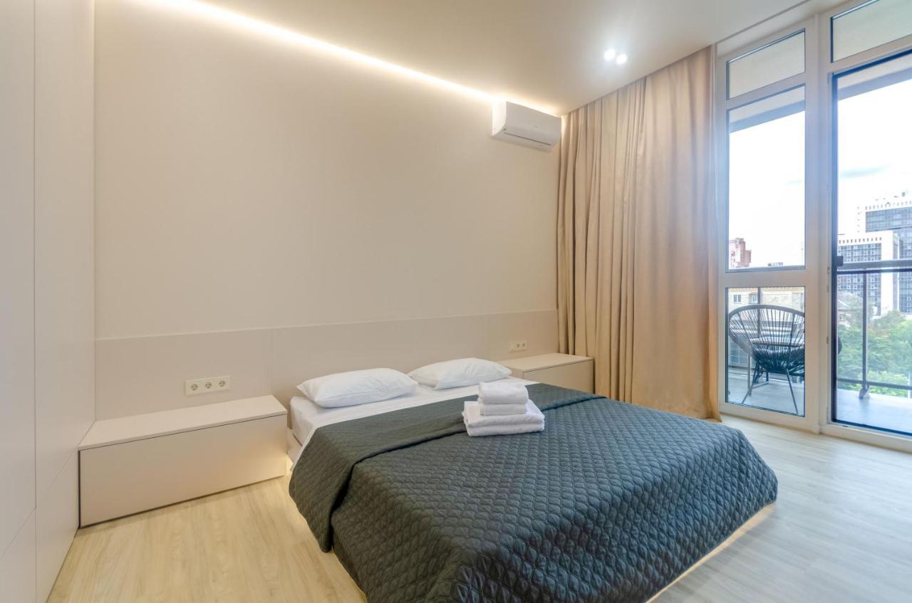 Petrovdom 85-141-122-38 Apartments In The Rc "French Quarter" Киев Екстериор снимка