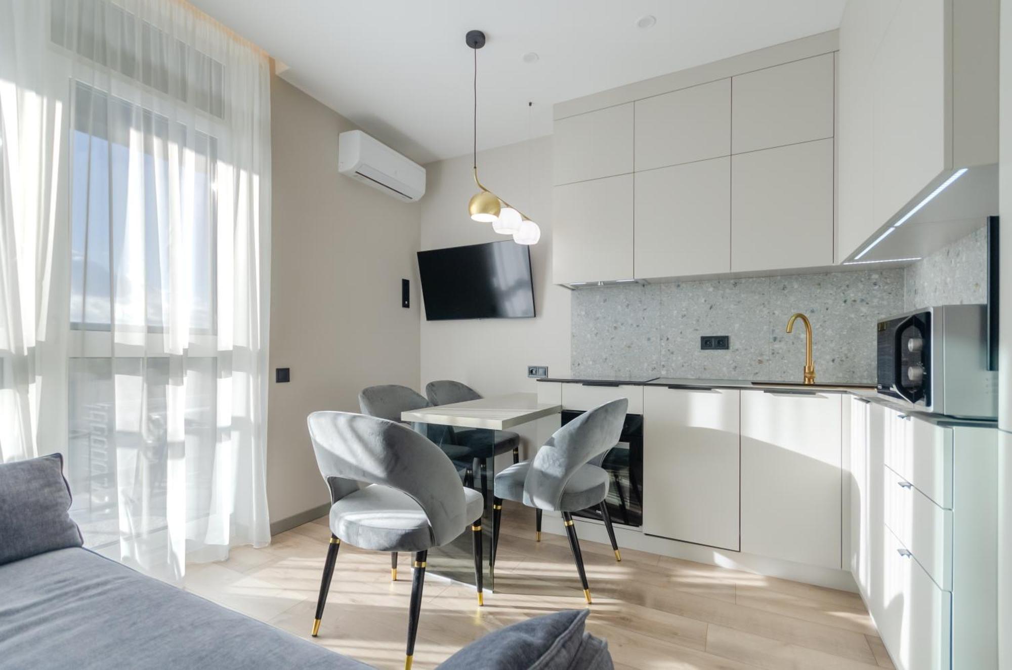 Petrovdom 85-141-122-38 Apartments In The Rc "French Quarter" Киев Екстериор снимка