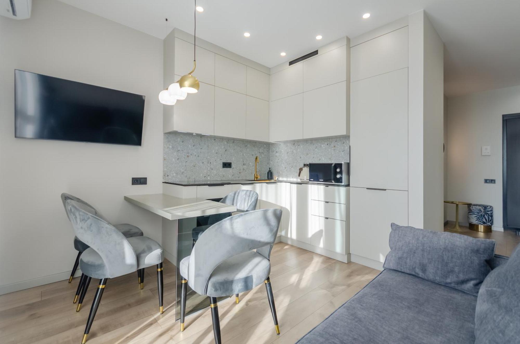 Petrovdom 85-141-122-38 Apartments In The Rc "French Quarter" Киев Екстериор снимка