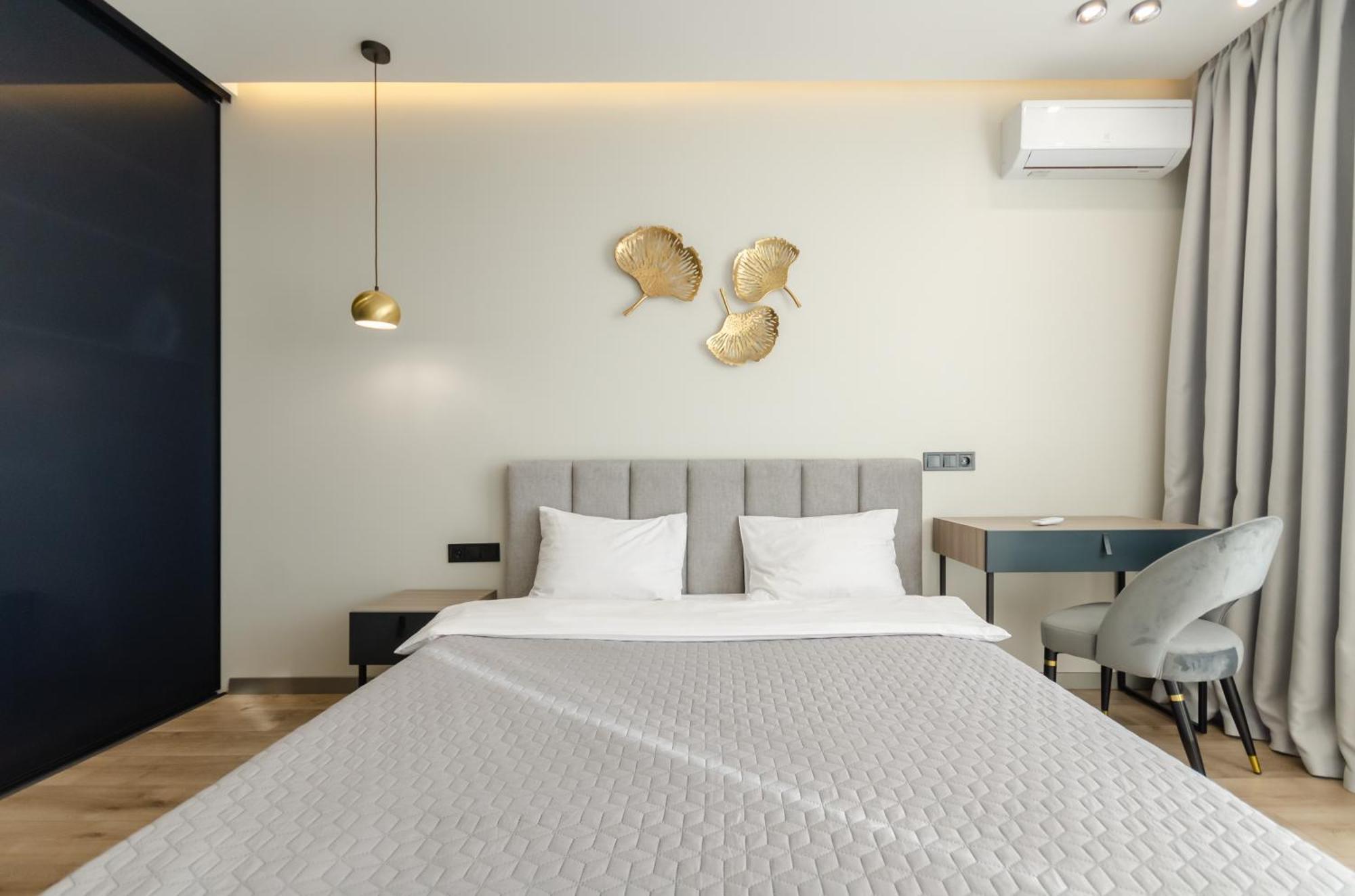 Petrovdom 85-141-122-38 Apartments In The Rc "French Quarter" Киев Екстериор снимка
