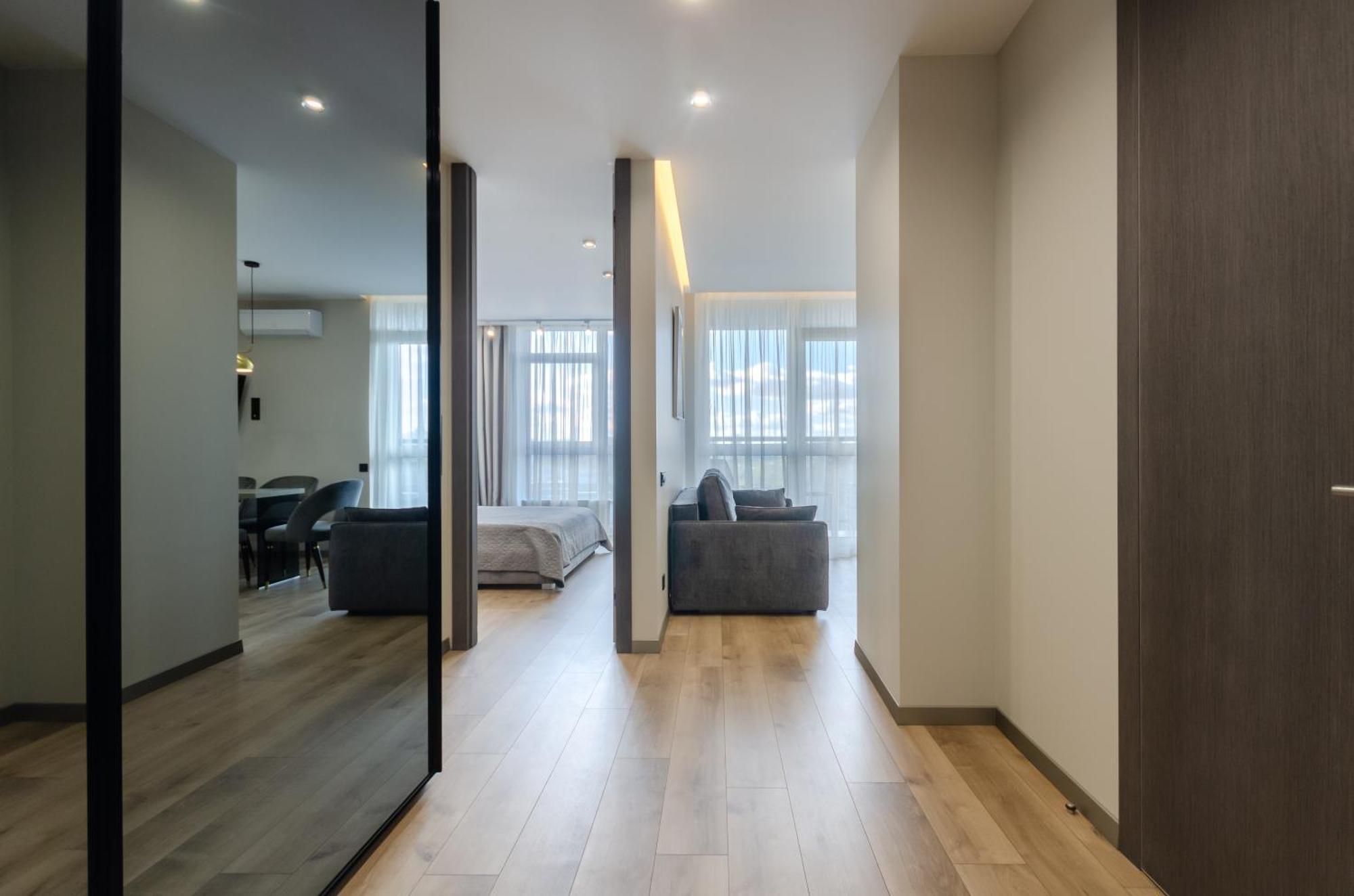 Petrovdom 85-141-122-38 Apartments In The Rc "French Quarter" Киев Екстериор снимка